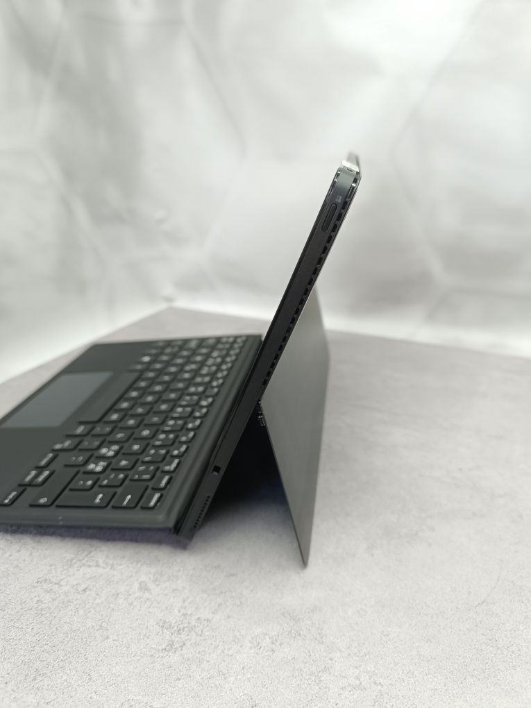 Сенсорний планшет Dell Latitude 5285/i5-7200U/8ГБ/256GB/12.3 " Full HD