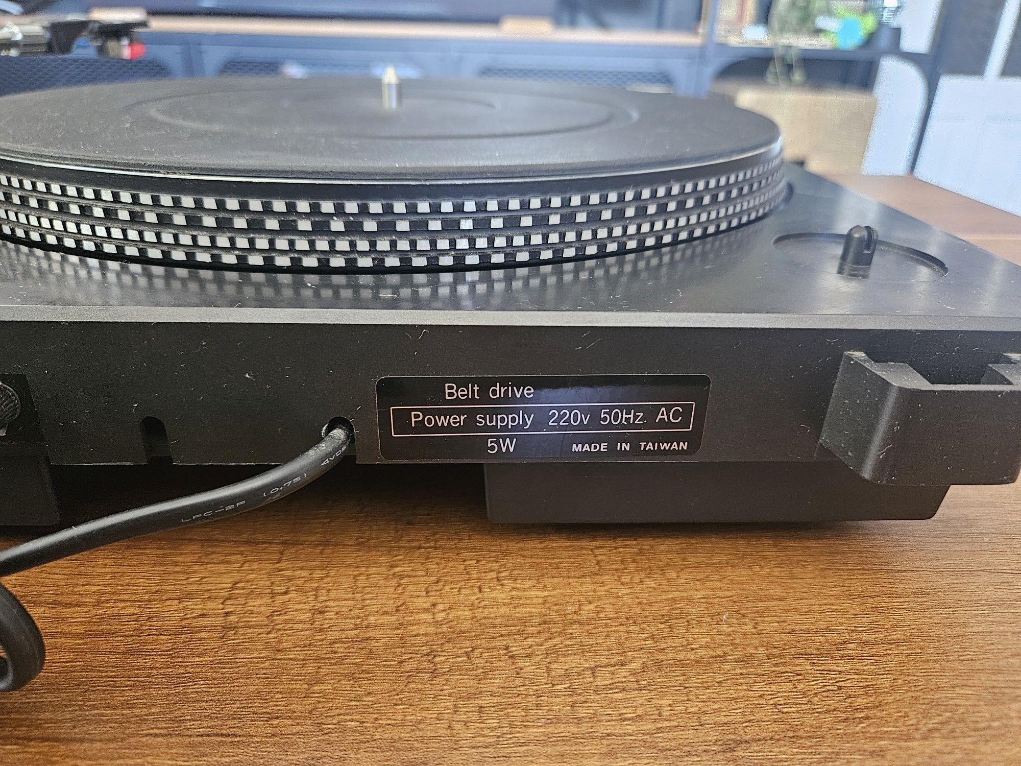 Gira discos Europsonic model TDJ I600