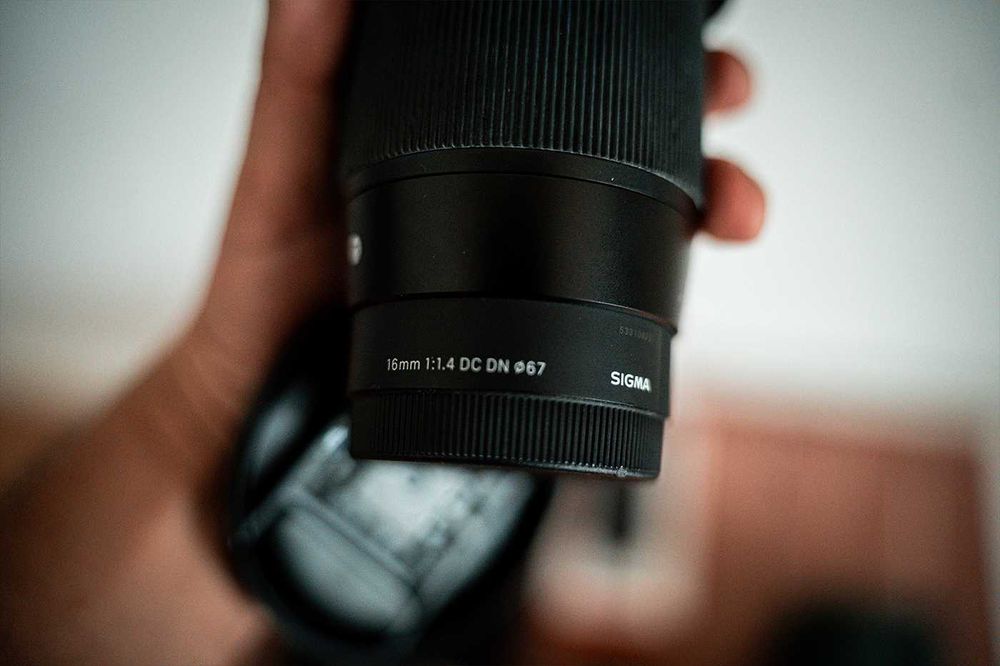 Sony A7iii + Acessórios (Flash + Lente + Kit limpeza)