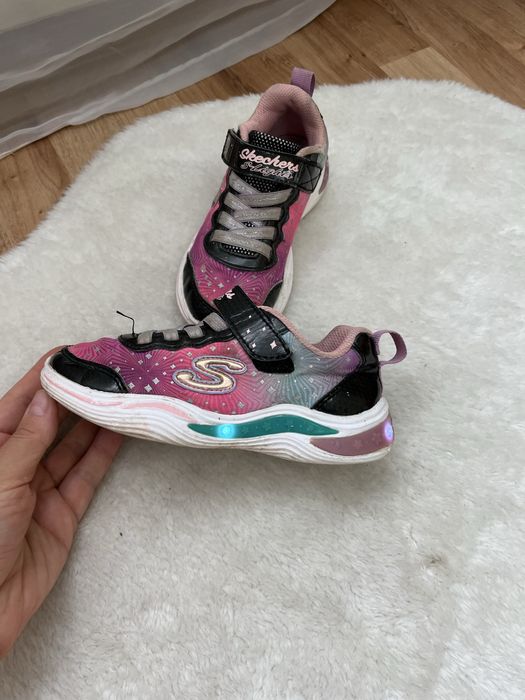 Buty sportowe dla dziewczynki 28