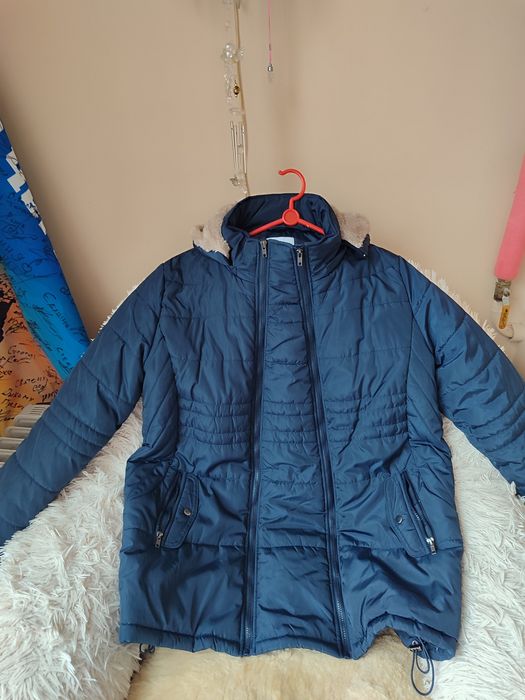 Жіноча куртка для вагітних.