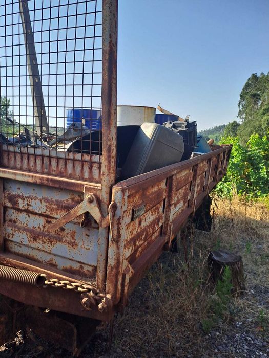 VENDE-SE BASCULA TRIBASCULANTE