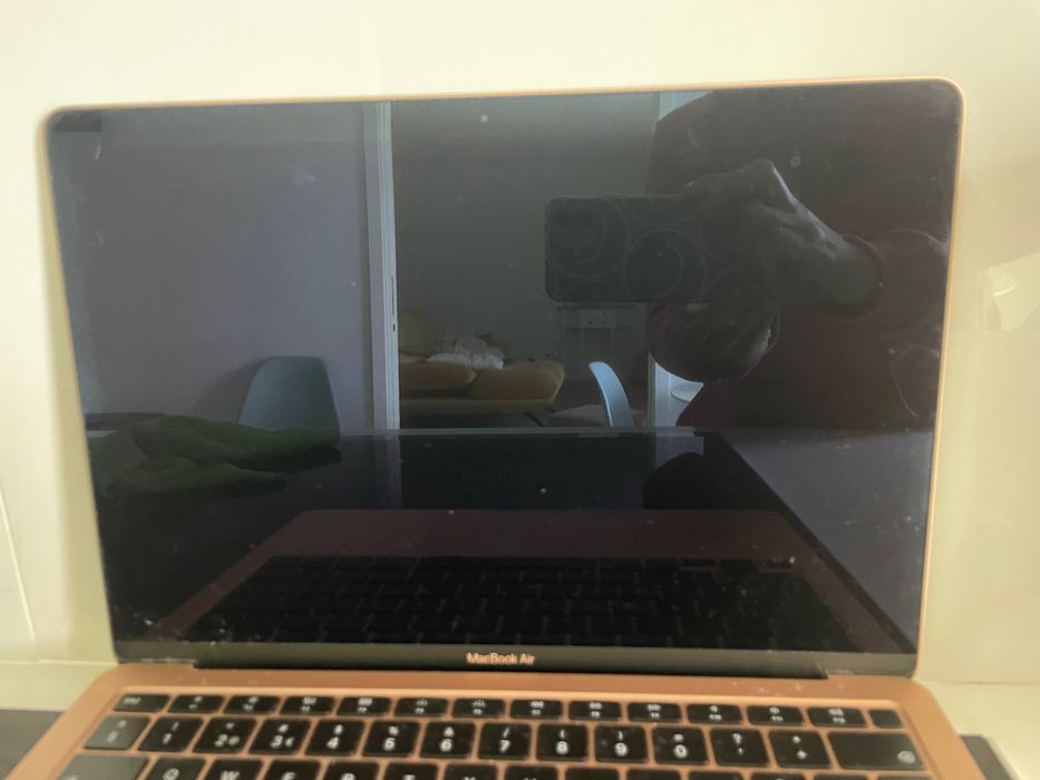 MacBook Air dourado 2020 - 
Z0YL-8