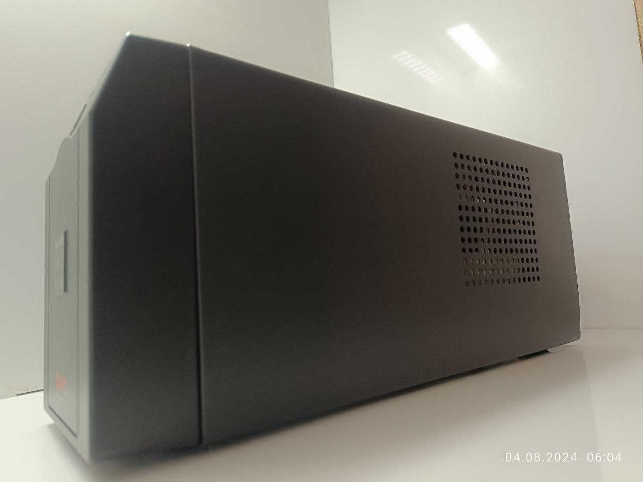 Продам почти новый источник бесперебойного питания APC Smart-UPS 620VA