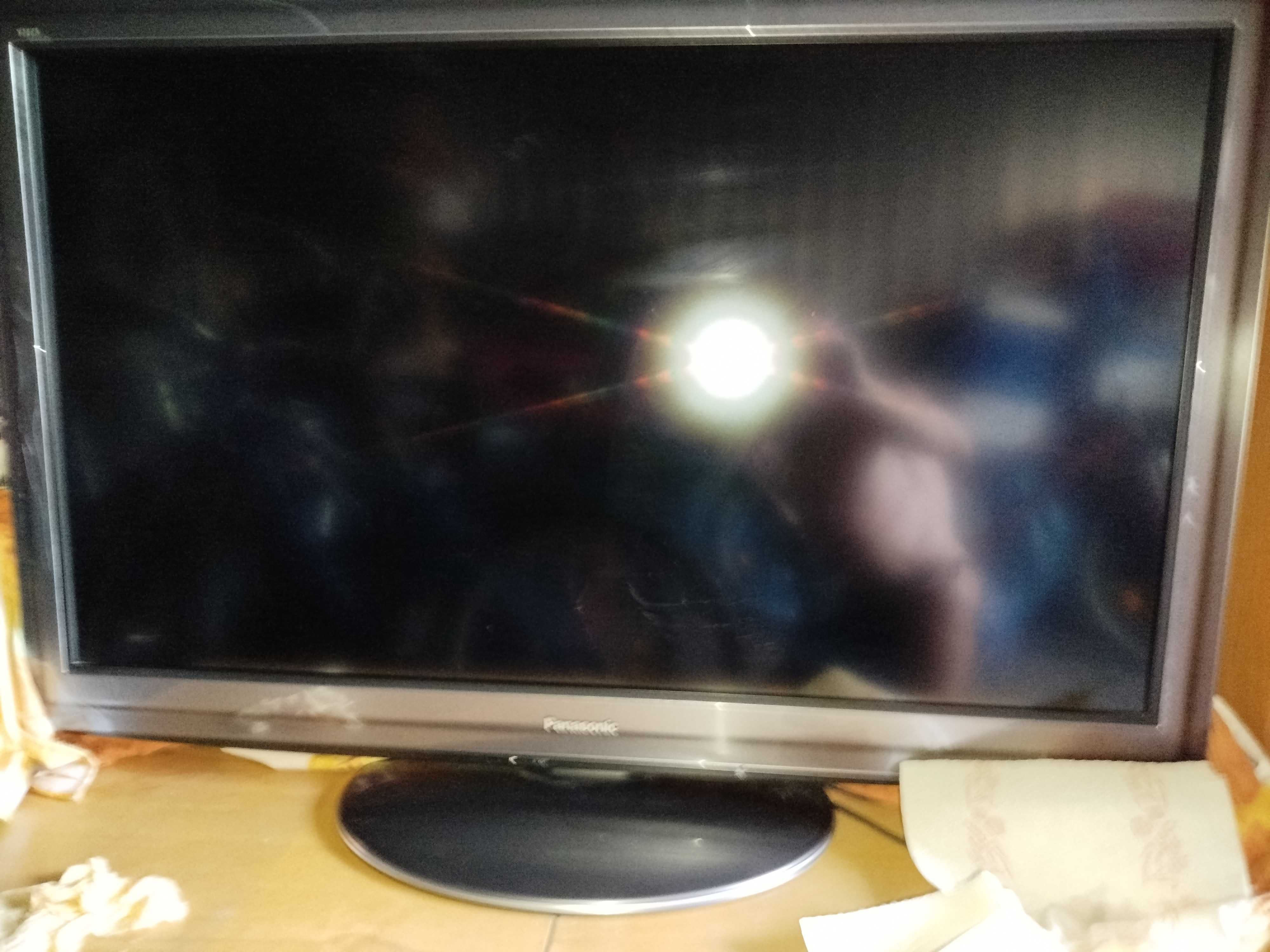 Sprzedam mało używany telewizor 42 całe Panasonic