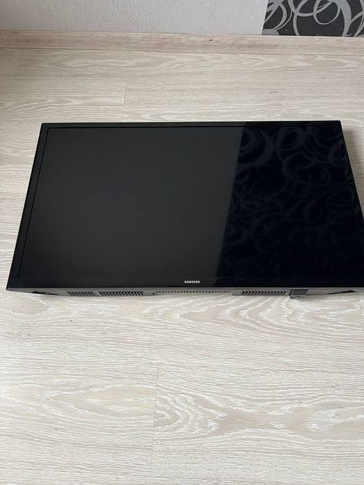 Телевізор SAMSUNG UE 32 М 4002 AK