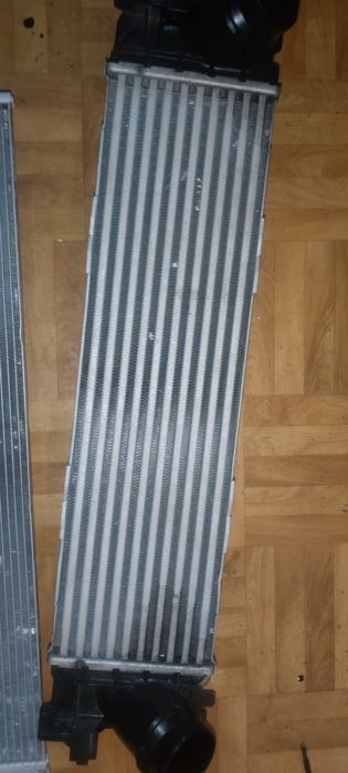 Продаються авто радіатори Valeo T98692B, T57408A