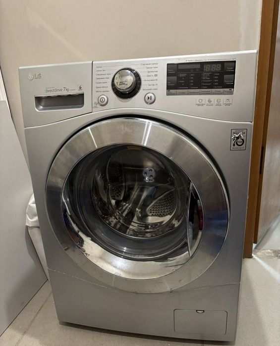 Стиральная/пральна машина LG F14A8TD  на 7кг  відмінний стан