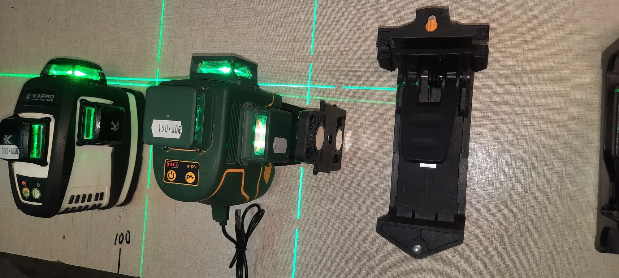 Laser Dewalt  linhas cruzadas e de 12 linhas