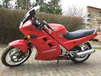 Motocykl Honda VFR 750 F