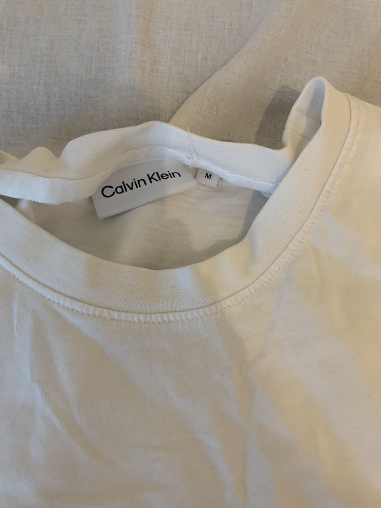męska koszulka Calvin Klein w kolorze białym z czarnym logo