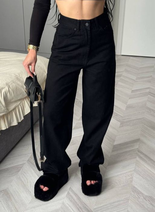 Чорні джинси скейтери