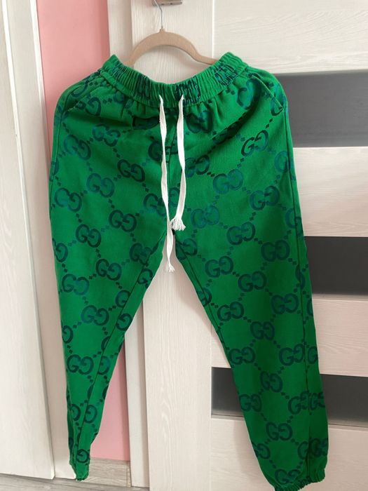 Piękne spodnie wzór ,logo ,Gucci