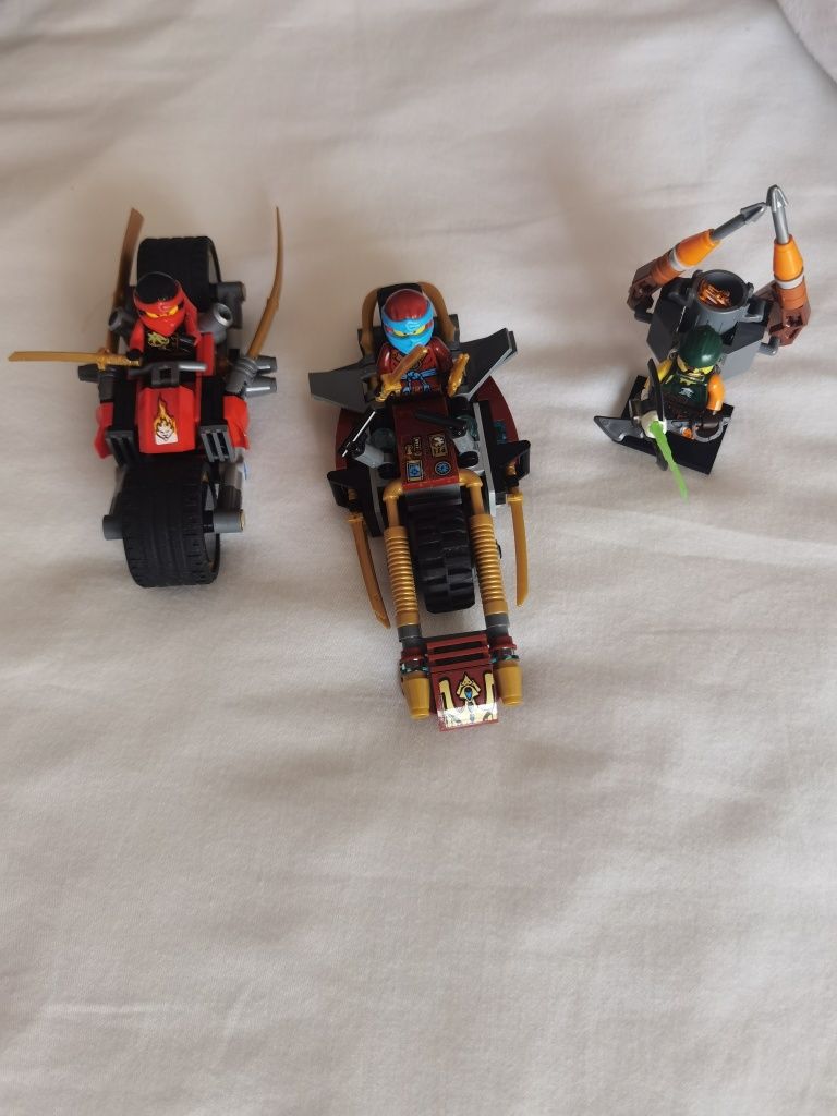 Lego 70600 Ninjago Ninja Bike Chase e Lego 42033 Technic Record Breake