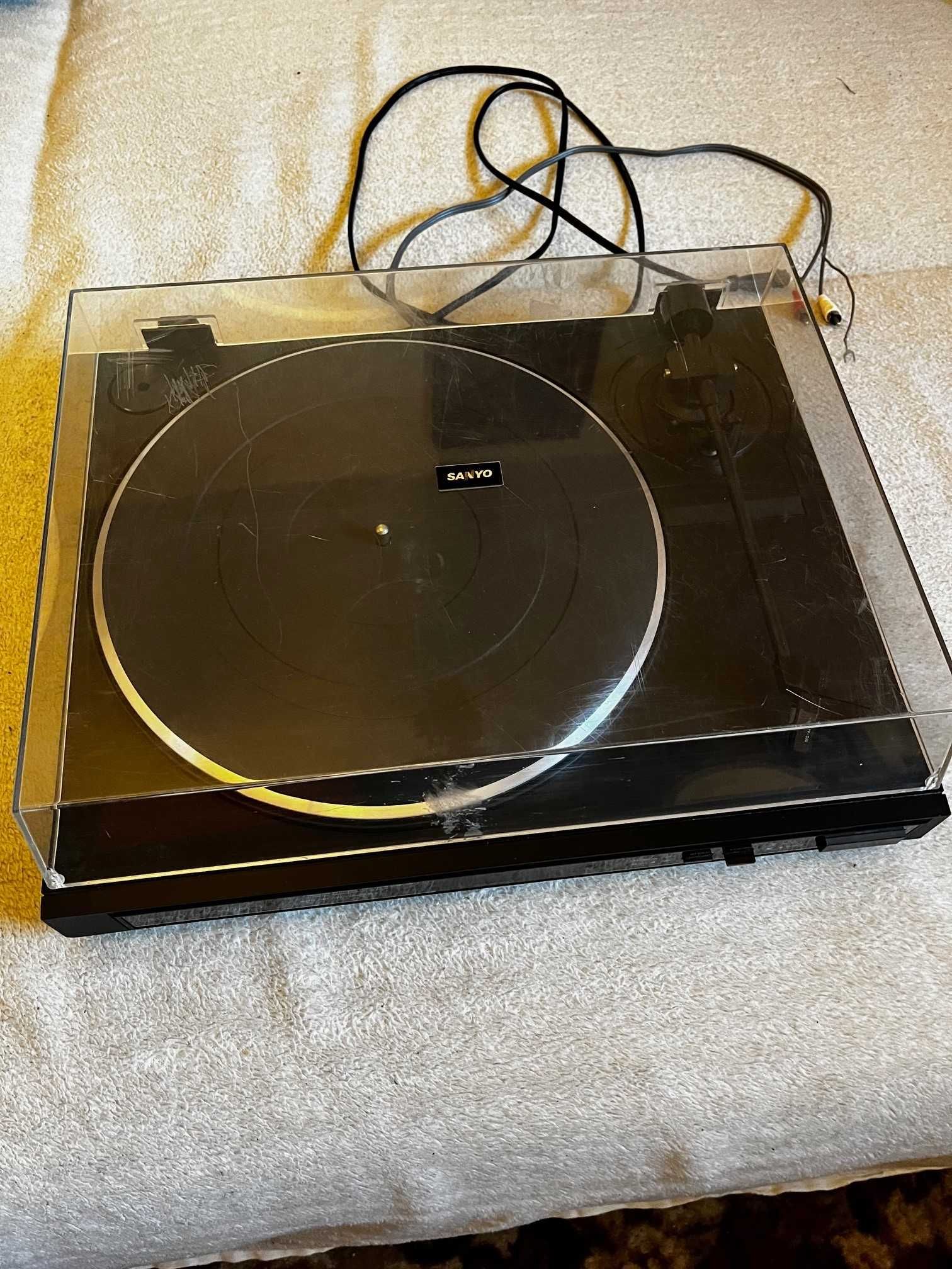 Gramofon SANYO TP 6105 adapter