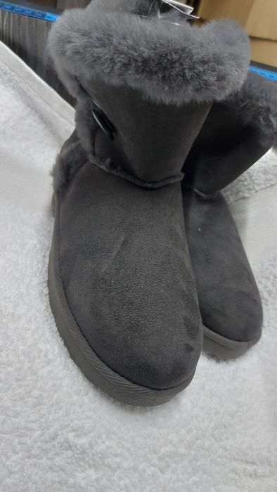 Такі мякі жіночі ботинки 40 р