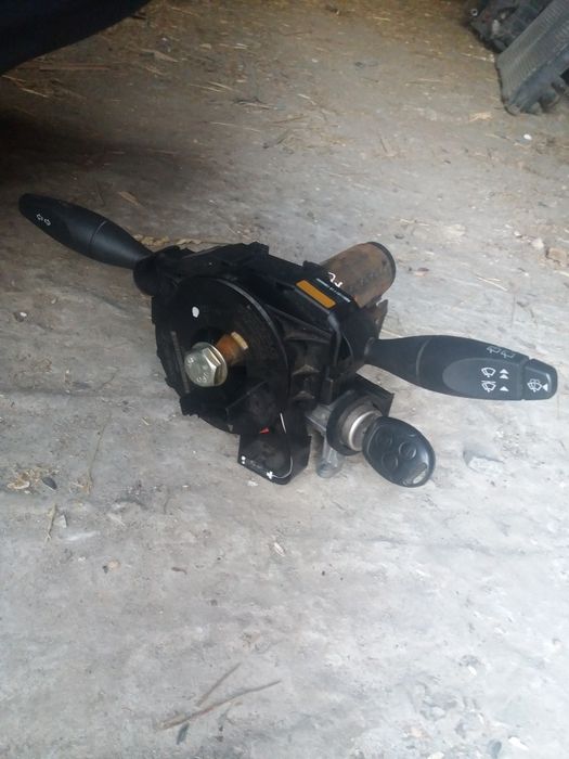 Підрульовий перемикач Ford Focus