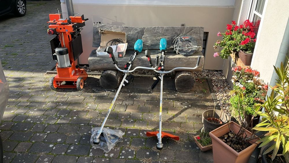 Podkaszarka kosiarka akumulatorowa Makita UR101C