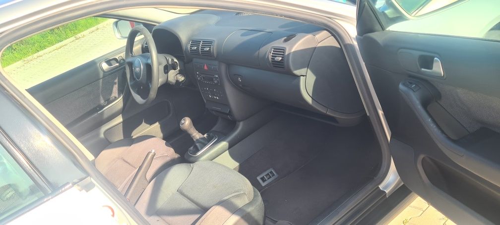 Audi A3 lift 1.6mpi Klima Alu Elektryka servis Super Stan!