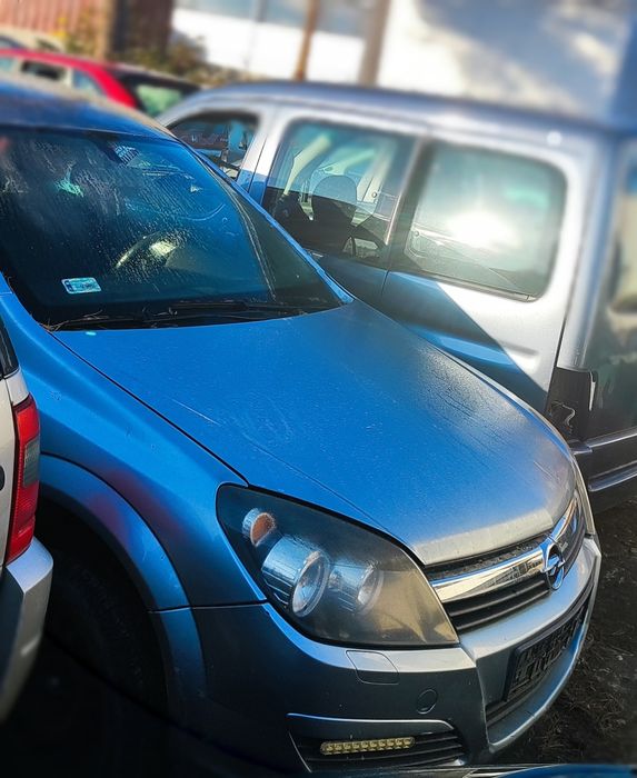 Opel Astra h szyba przód