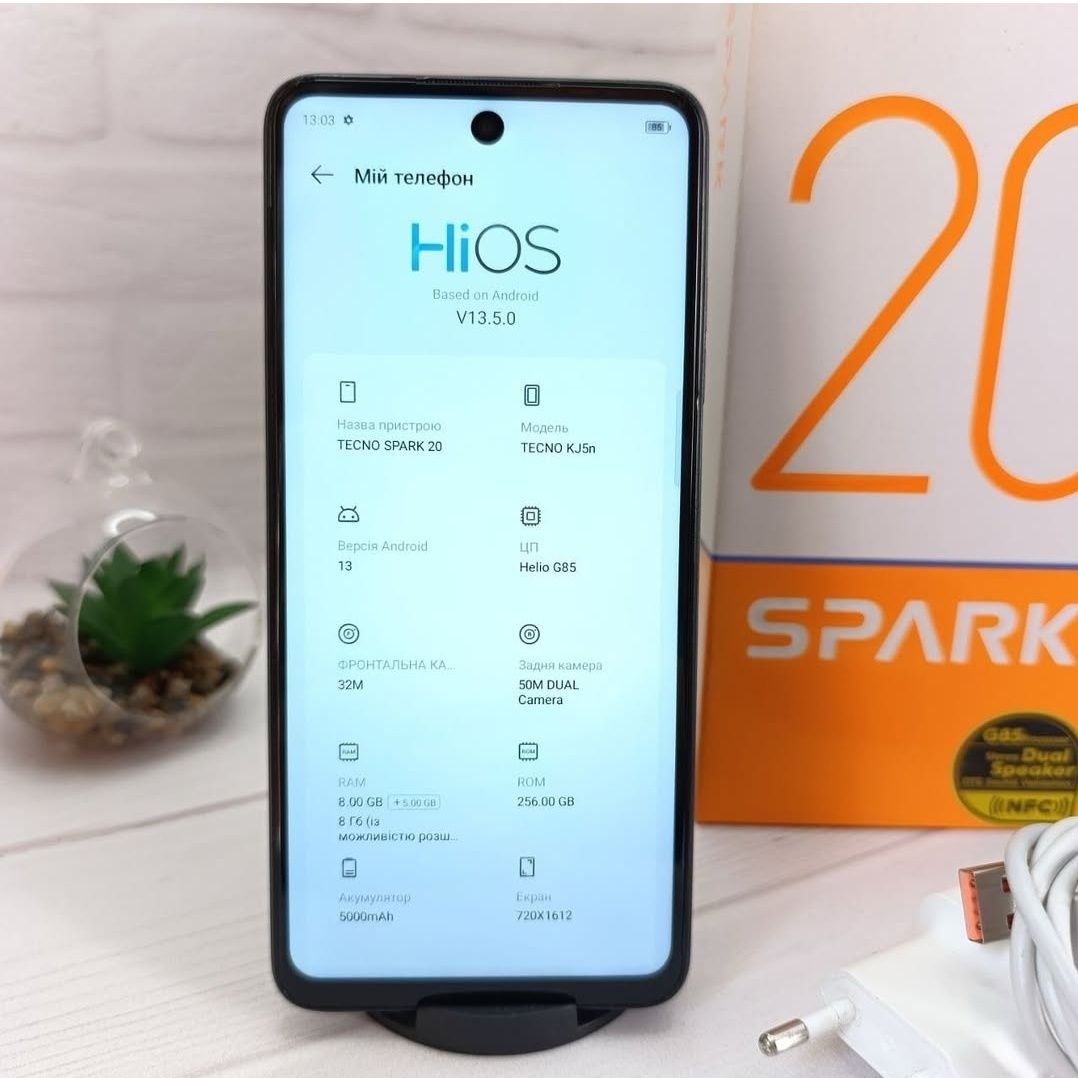 Продам телефон Tecno Spark 20 8+8/256Gb NFC в гарному стані