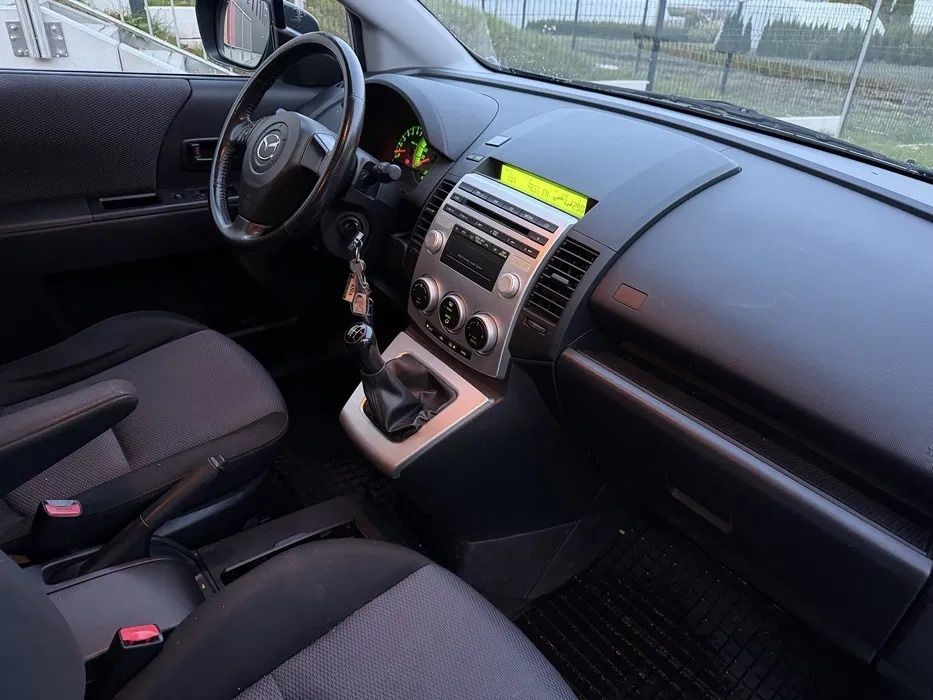 Mazda 5 мінівен 7 місць 2007