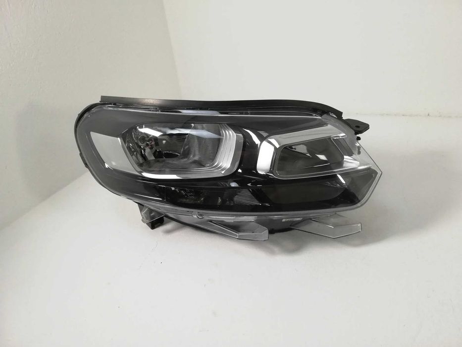Citroen Jumpy III 16- Lampa Reflektor przednia przód Prawa Prawy