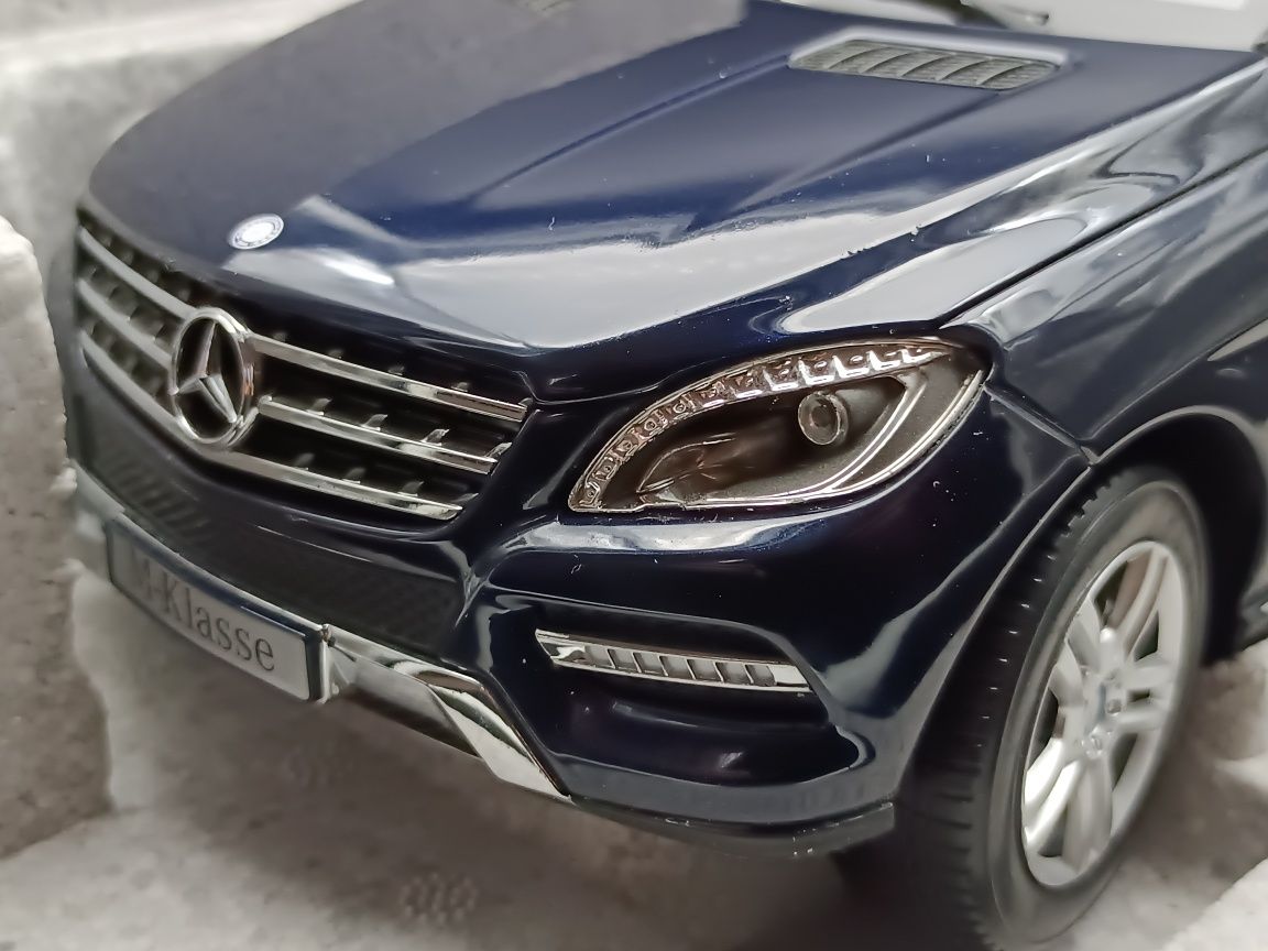 Mercedes ML Minichamps 1:18