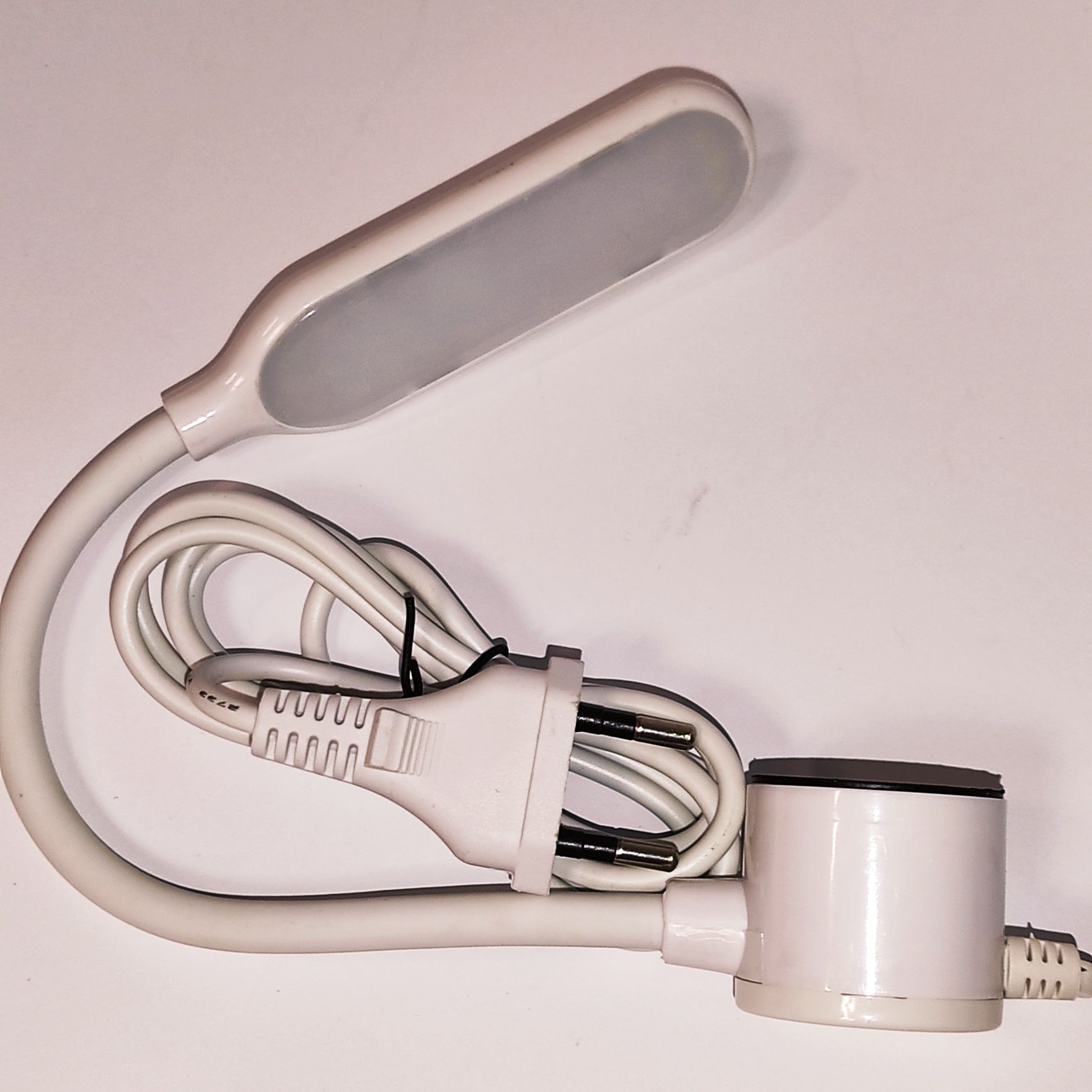 Світильник - лампа енергозберігаючий на магніті для швейних машин, ста