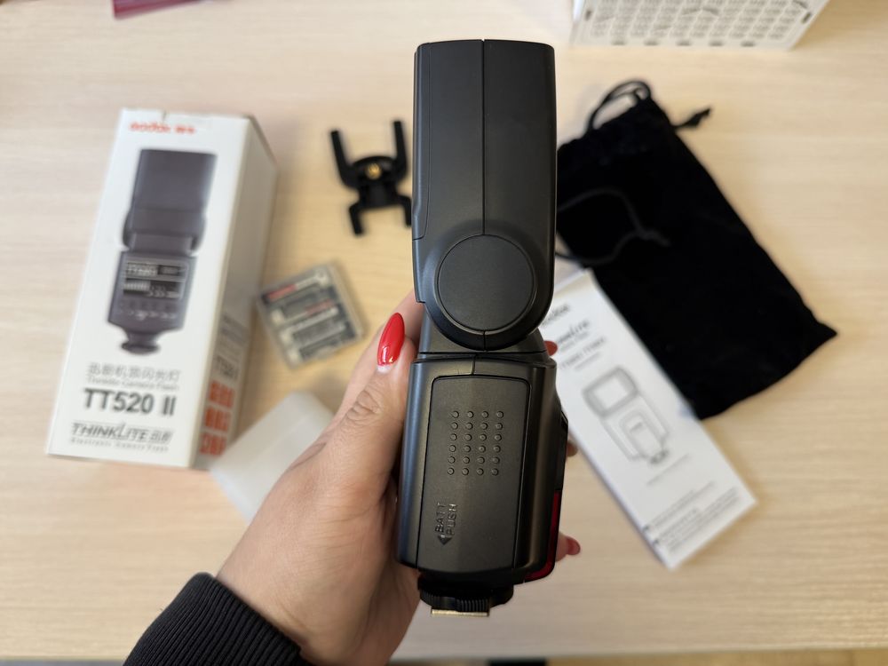 Спалах godox TT520 II