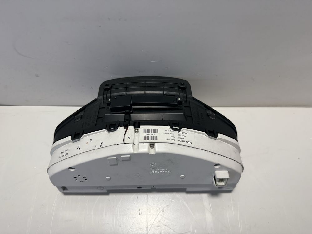Volvo S60 V60 XC60 XC70 S80 licznik zegaey R-Design