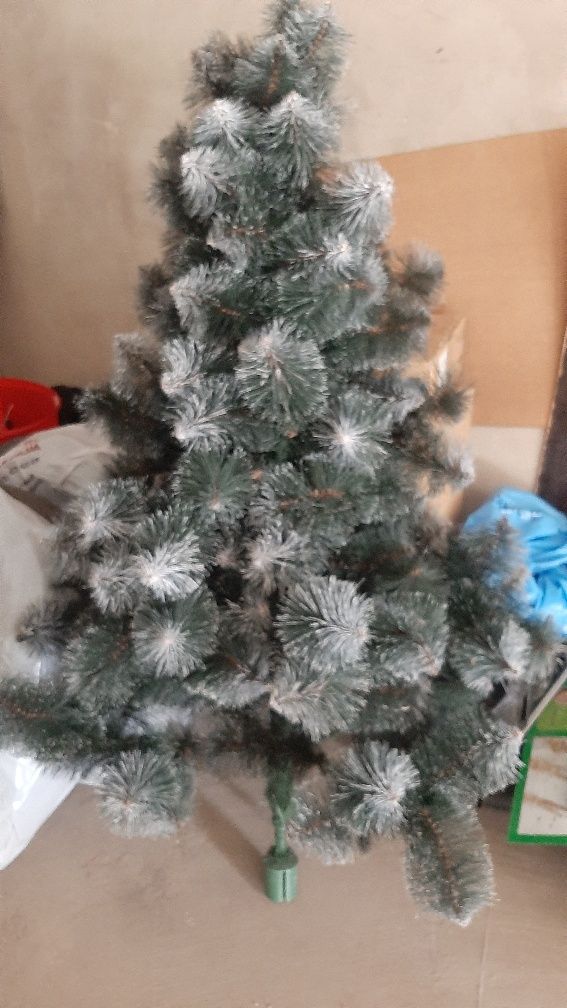Продається ялинка.