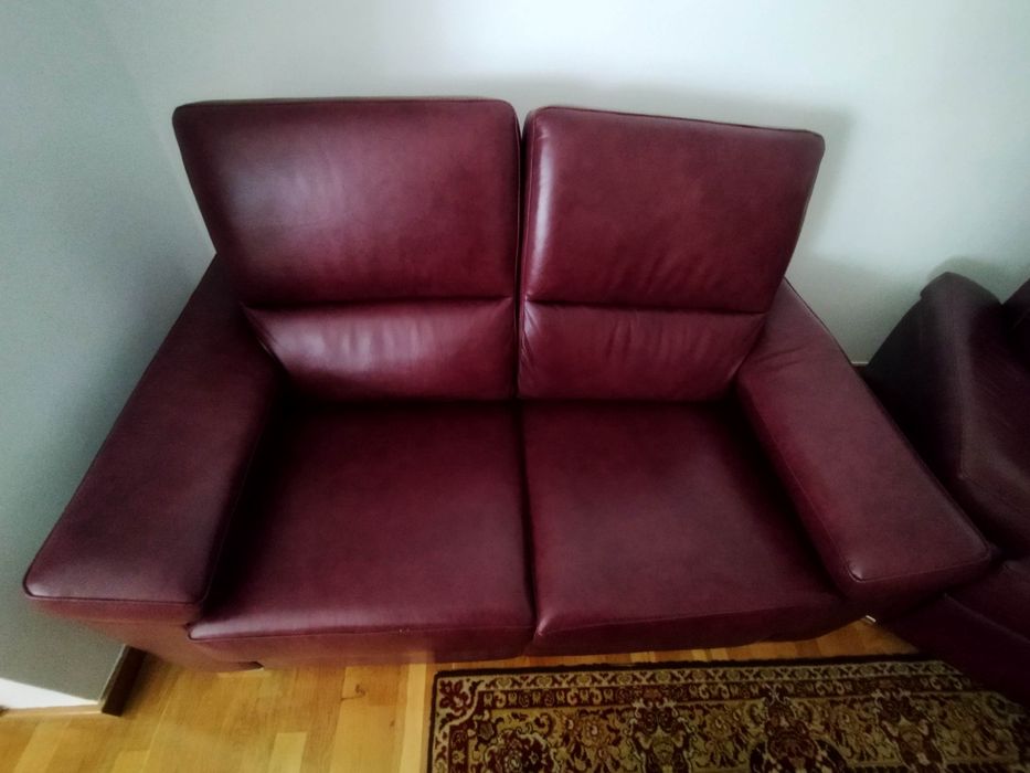 Sofá sofás em pele bordeaux novos, muito confortáveis