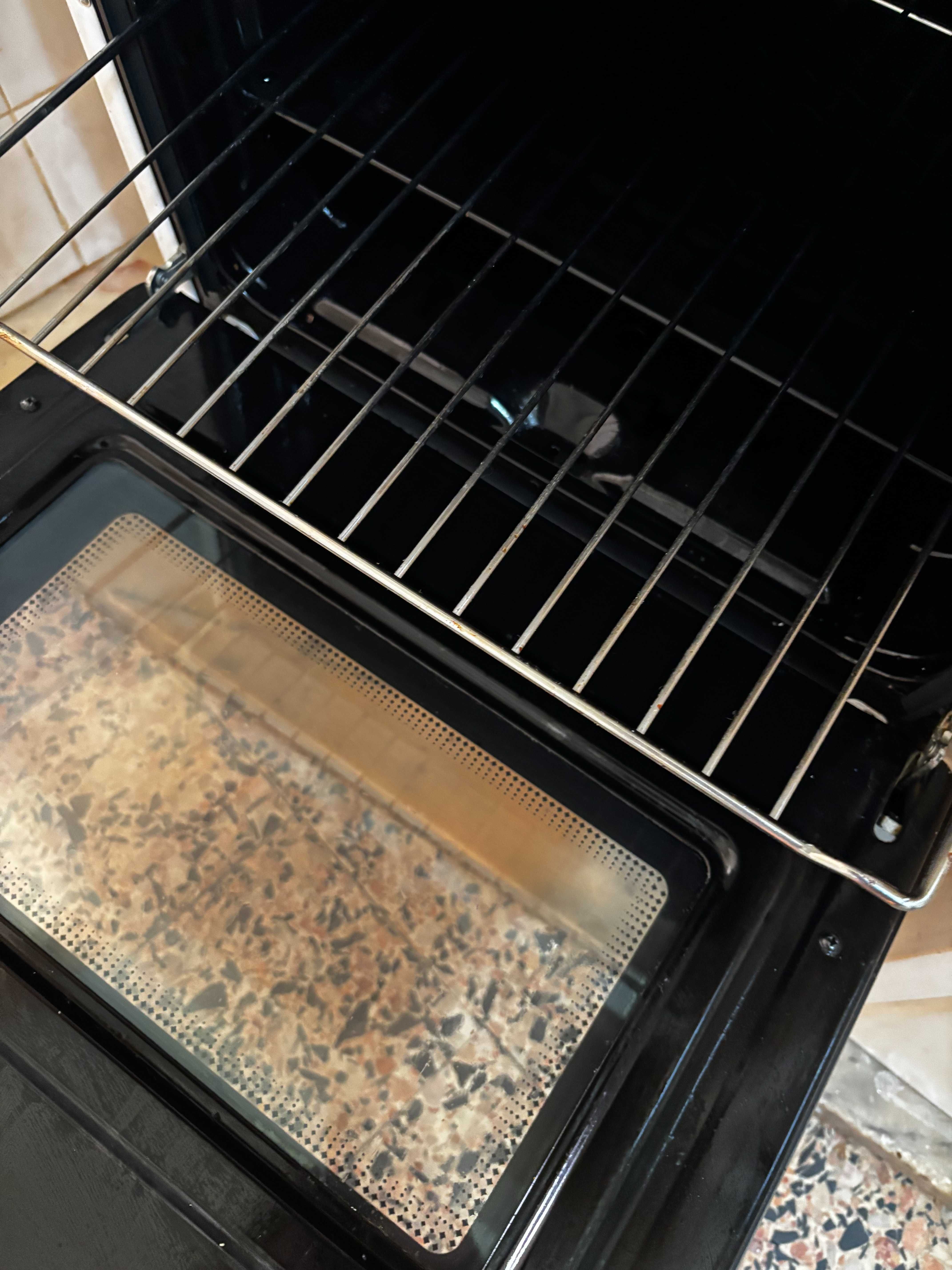 Fogão a gás de bilha com forno elétrico – Usado 2 anos – €70