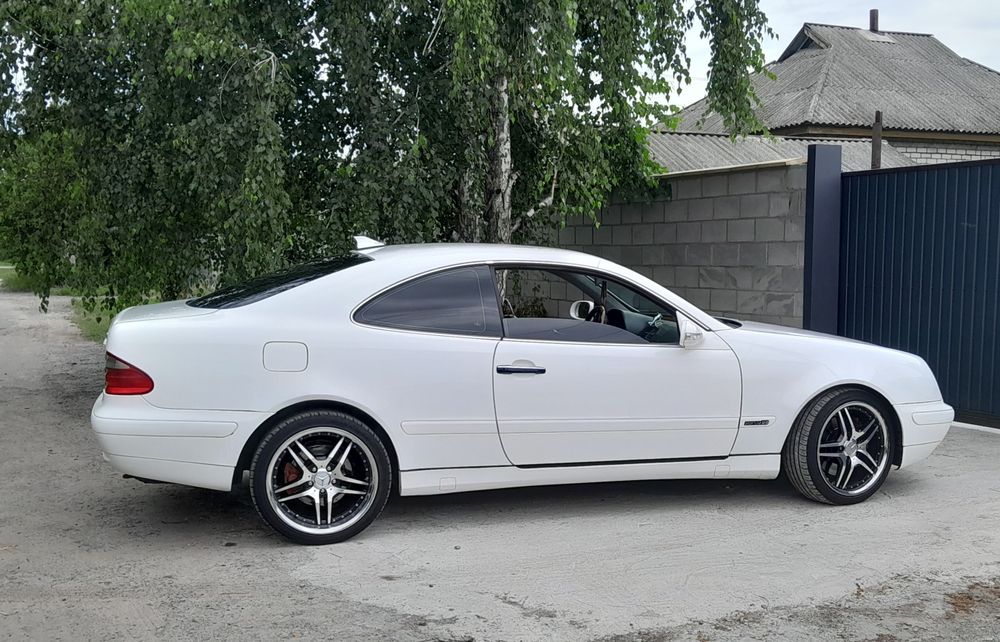 Mercedes CLK 208 купе 4.3л