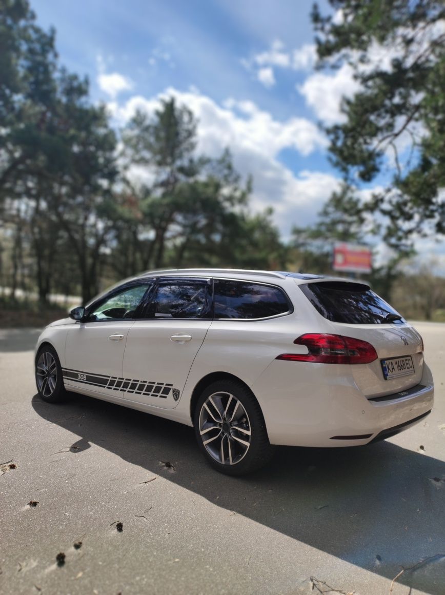 Продам автомобиль Peugeot 308 universal official Пежо официальный