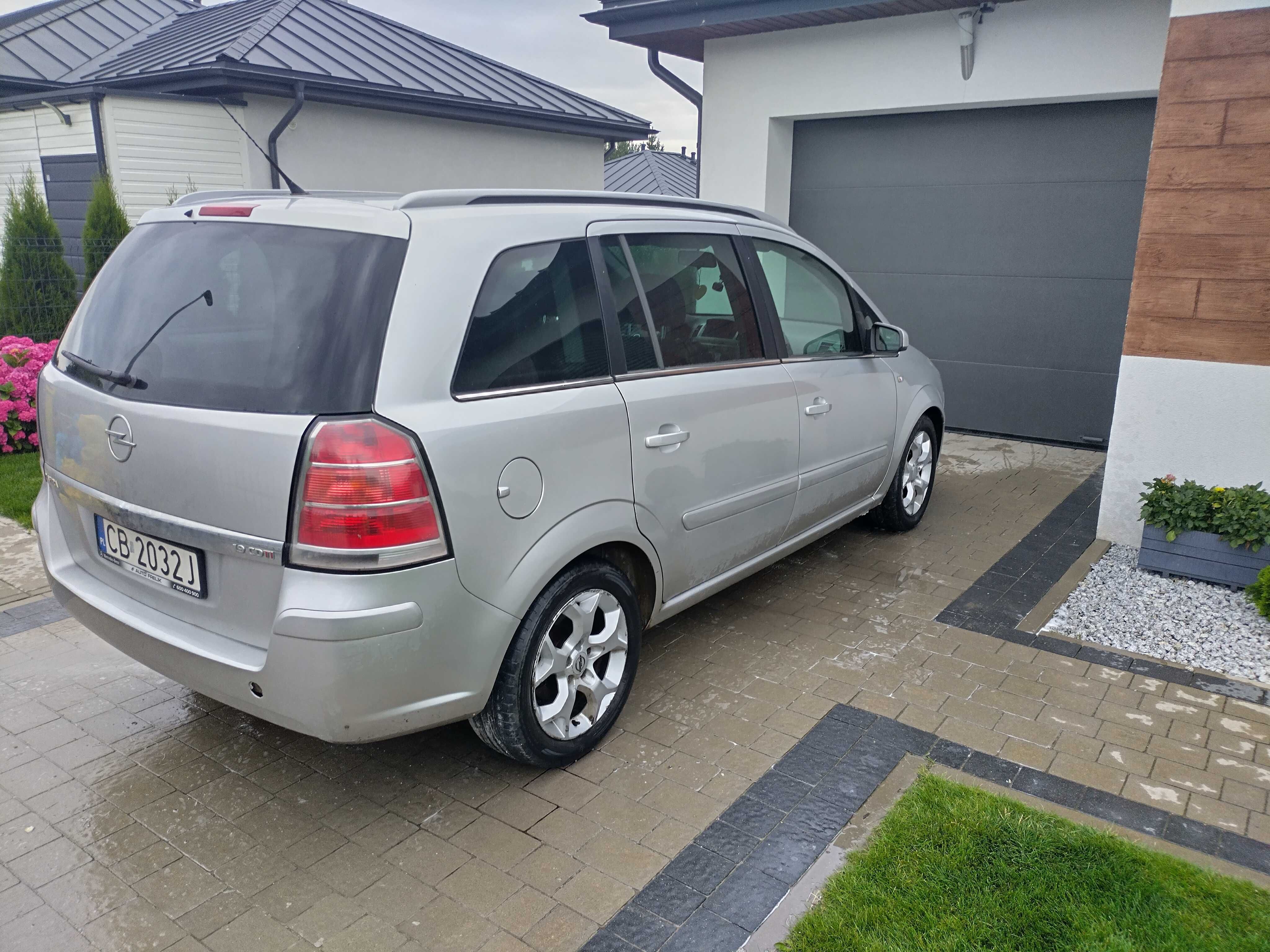 Opel Zafira B 1.9 CDTI, 2006, 150km, 7-os, biksenon, climatronic