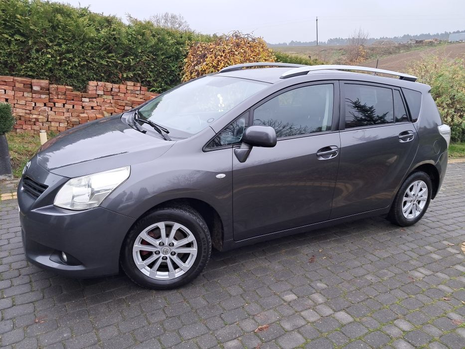 Toyota Avensis Verso 2.0 D4D kamera, led, navi, alu, klima