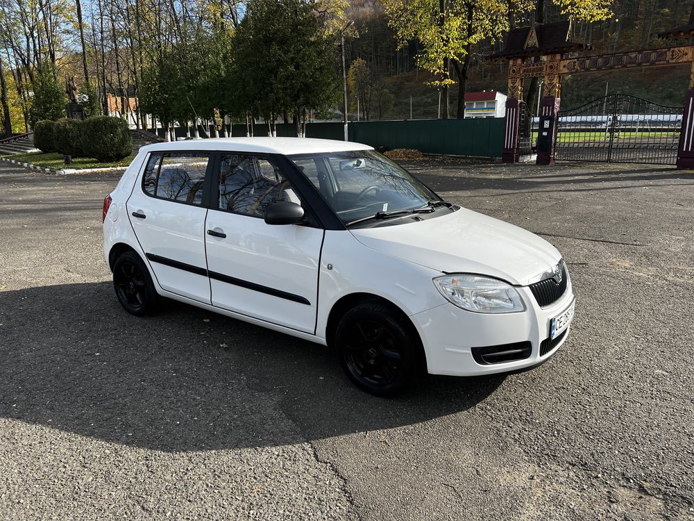 Skoda fabia 2 хетчбек