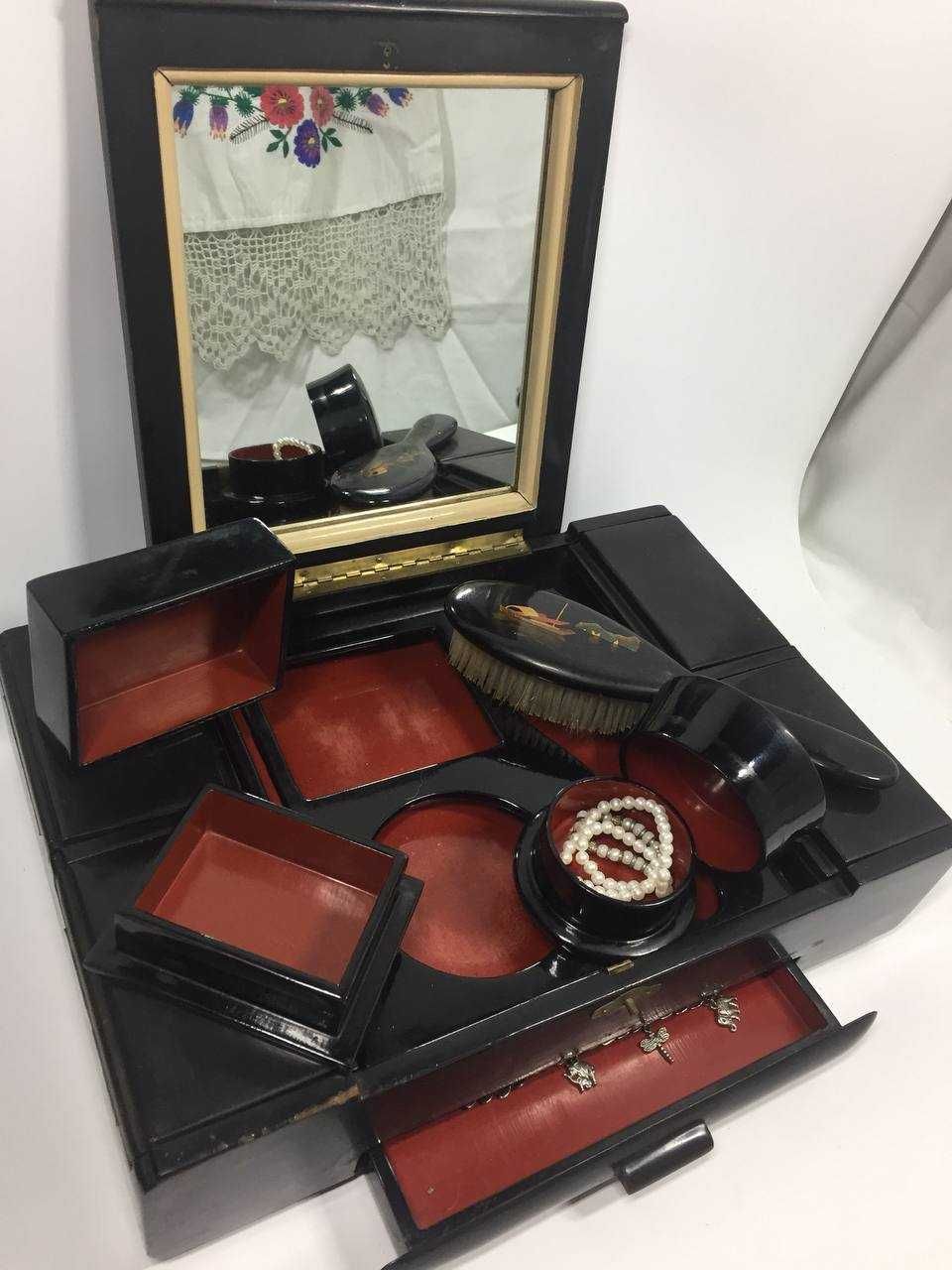 Антуражная Шкатулка с зеркалом 6 отделов щетка туалетный набор 50-х гг