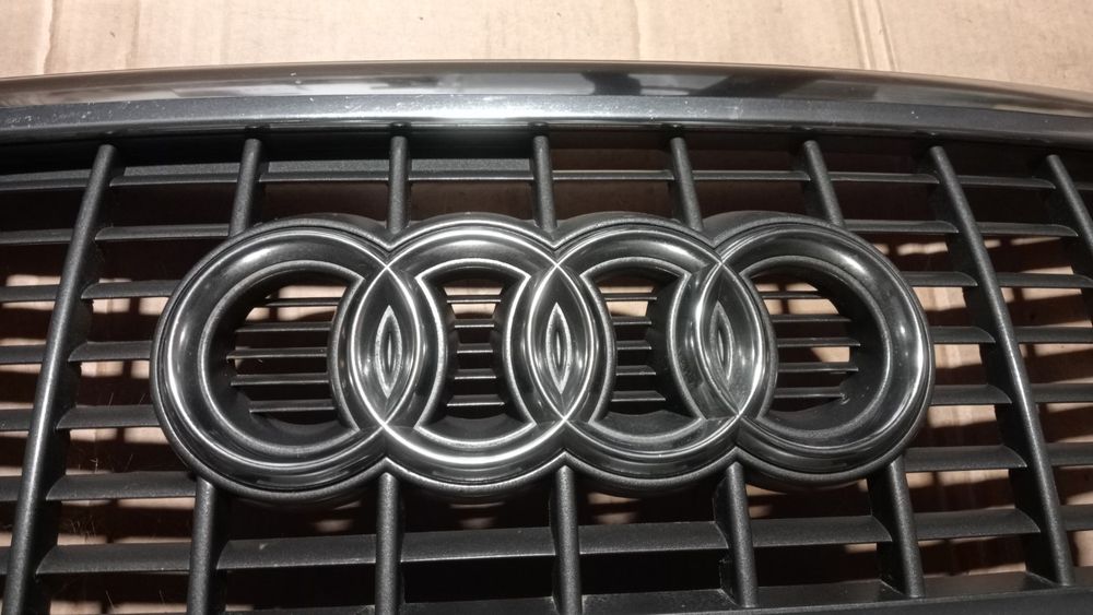 Audi A6 C6 S-Line  Atrapa Grill Chrom Defekt