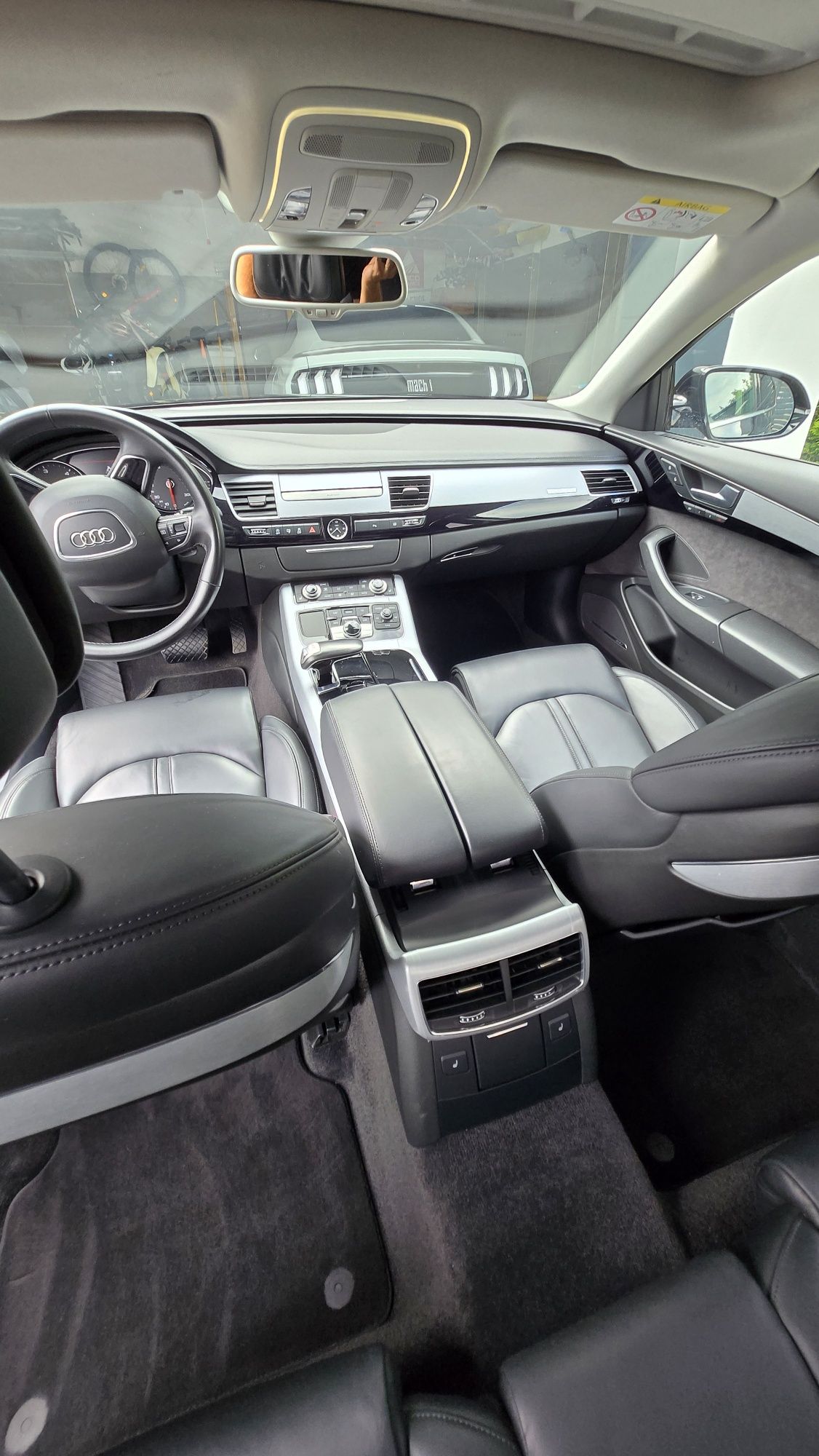 Audi A8 - stan idealny