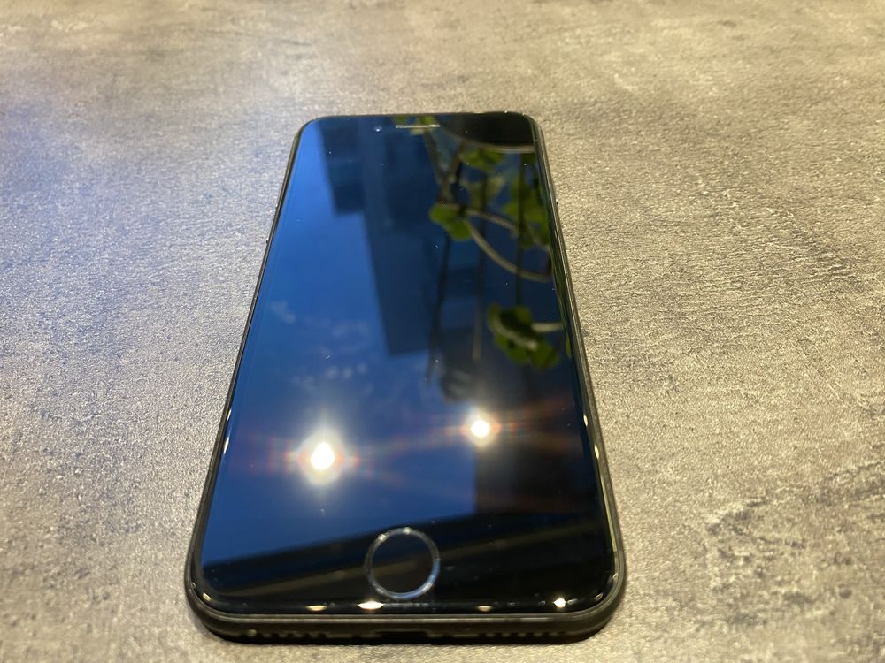 Iphone 8 czarny 64GB