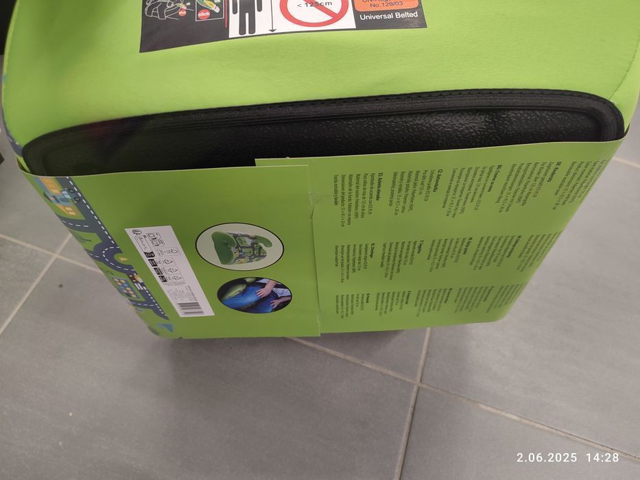 Nowa zielona podkładka do samochodu dla dziecka