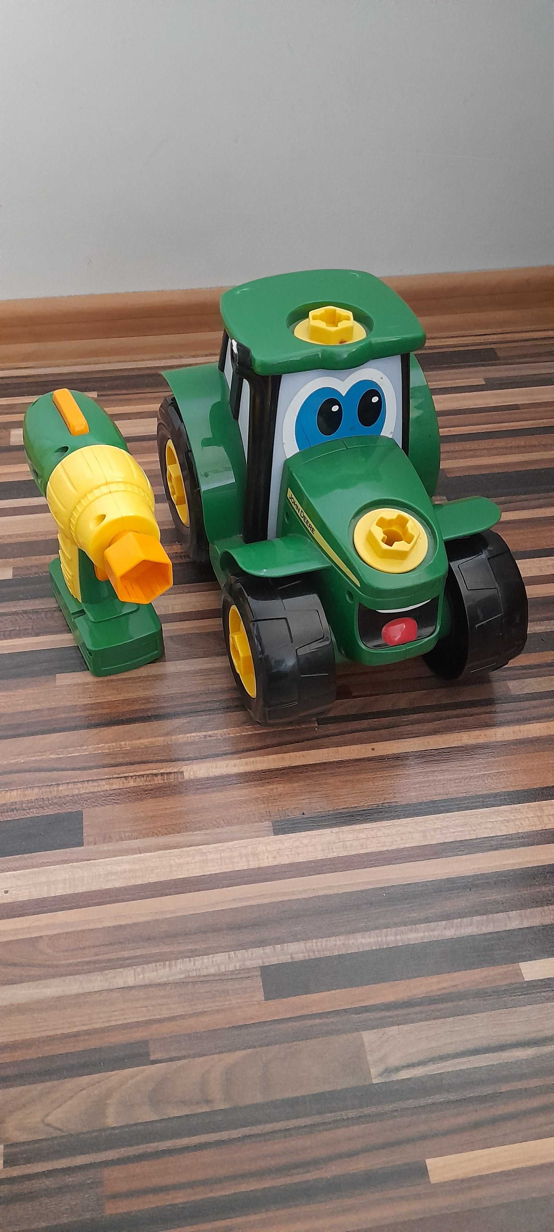 traktor do skręcania i rozkręcania razem z wkrętarką