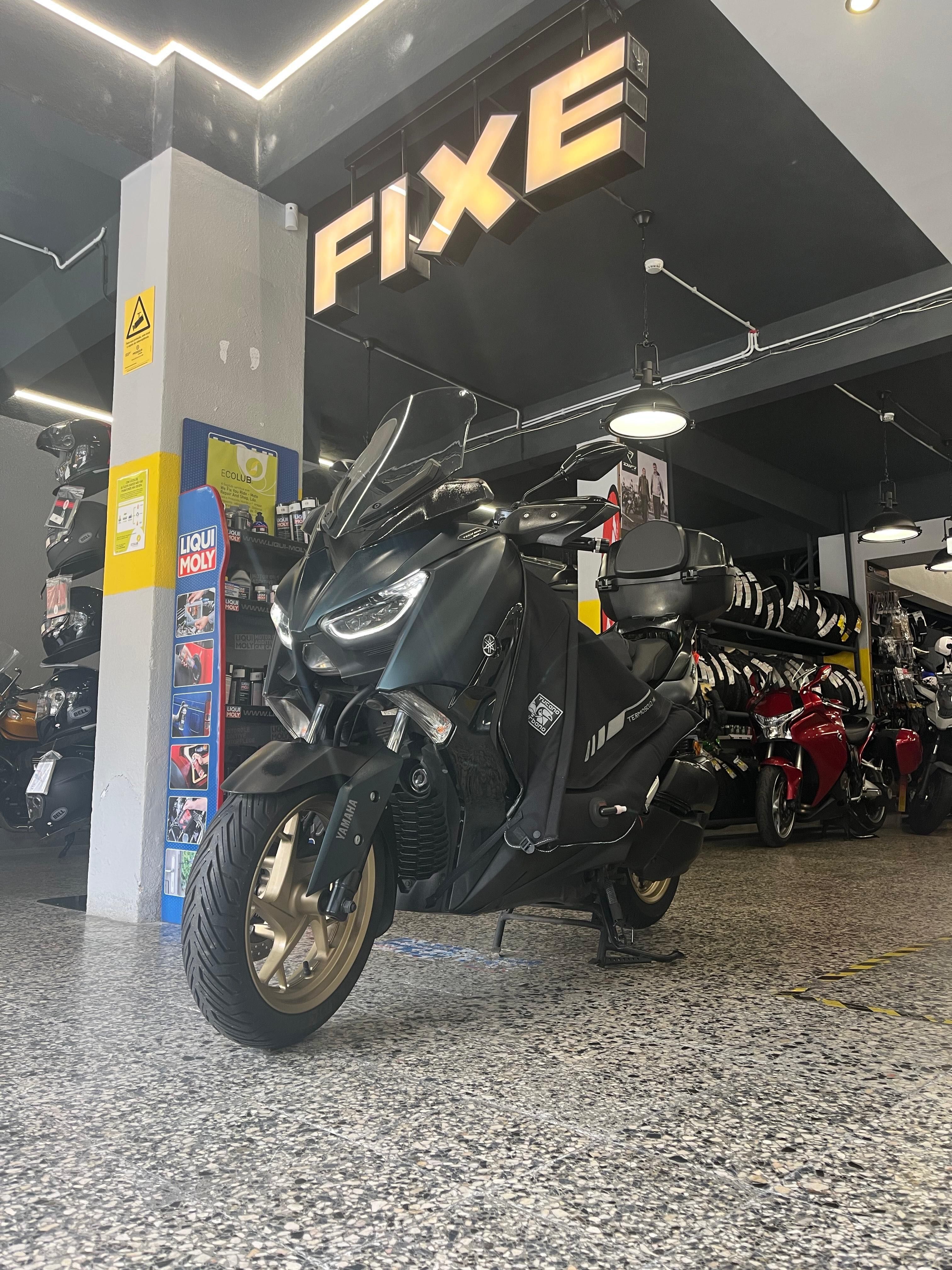 Yamaha X MAX de 2022 em Óptimo estado com Extras