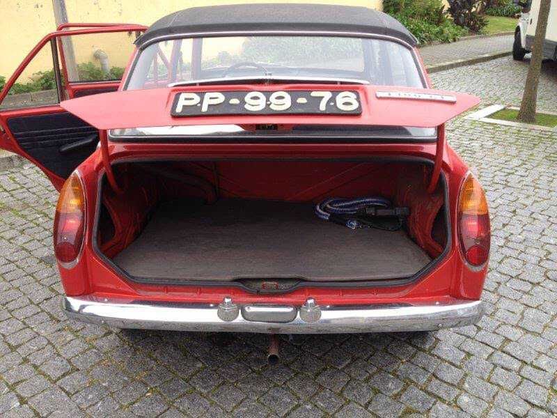 Austin 1300 GT - Um Clássico Britânico com Alma Desportiva