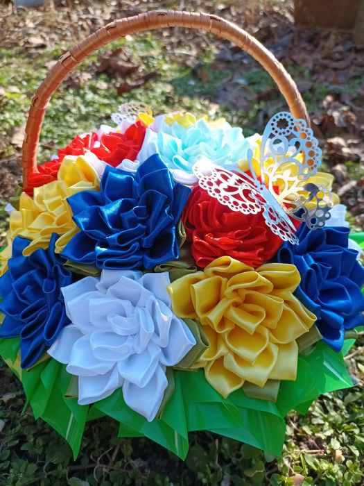 Букети з атласної стрічки подарункові.