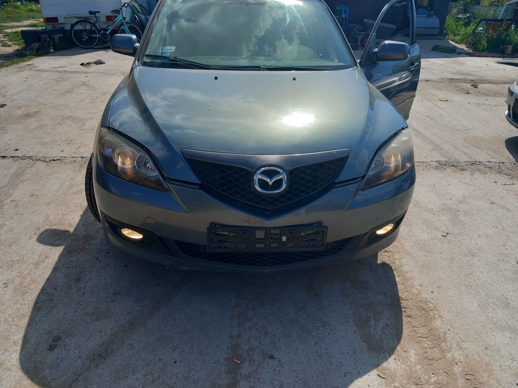 Lampa mazda3 2006r