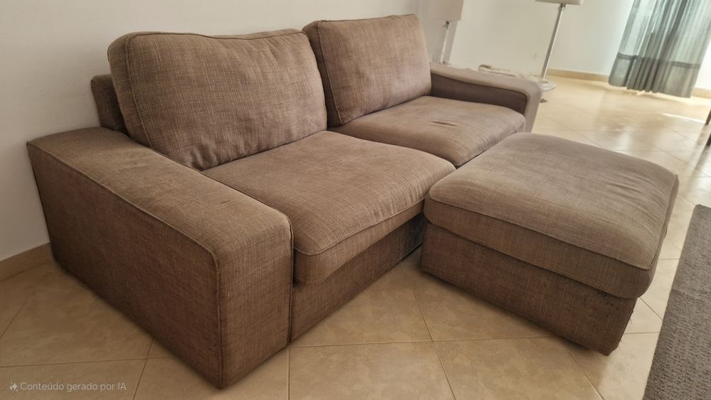 Sofá Ikea Kivik 3 lugares + repousa pés em castanho + capas extra bege